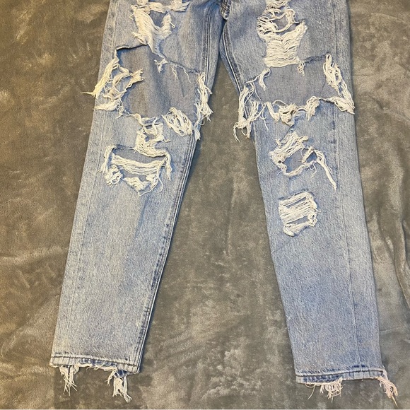 American Eagle Outfitters Ripped/Distressed Light Wash Jeans - Picture 3 of 5